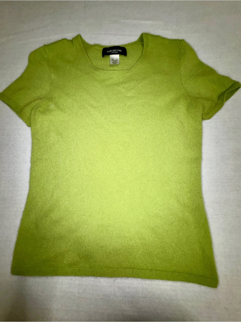 100% Cashmere Crewneck Short Sleeve Top in Lime Green